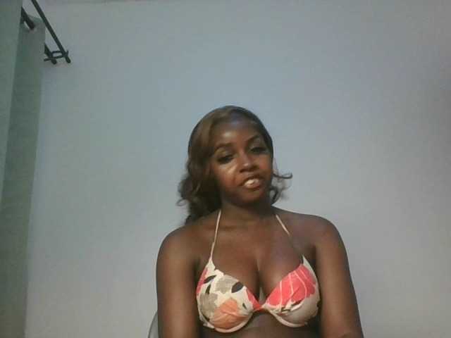Sexykitten1 live cam on BongaCams