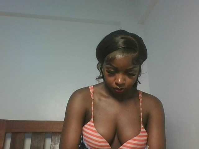 Sexykitten1 live cam on BongaCams
