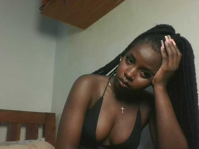 Sexykitten1 live cam on BongaCams