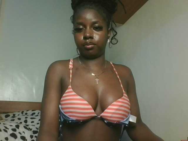 Sexykitten1 live cam on BongaCams