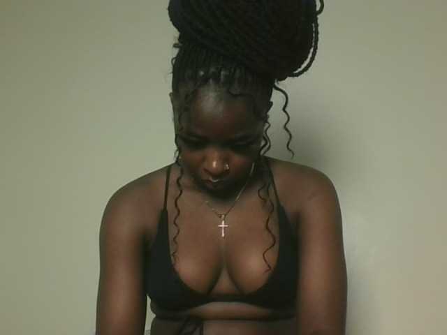 Sexykitten1 live cam on BongaCams