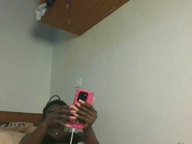 Sexykitten1 live cam on BongaCams