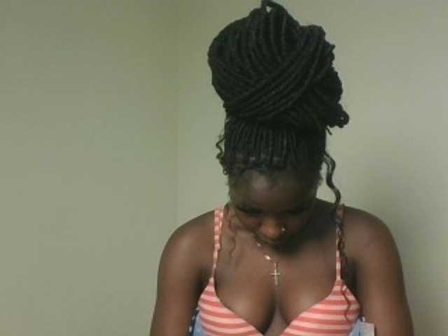 Sexykitten1 live cam on BongaCams