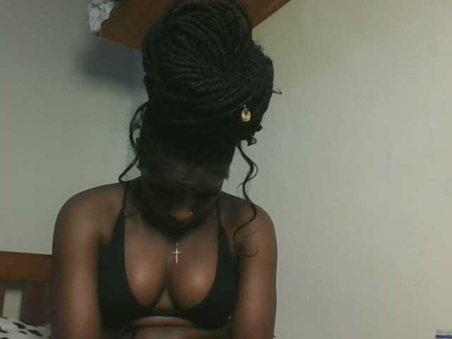 Sexykitten1 live cam on BongaCams