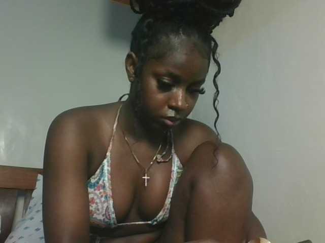 Sexykitten1 live cam on BongaCams