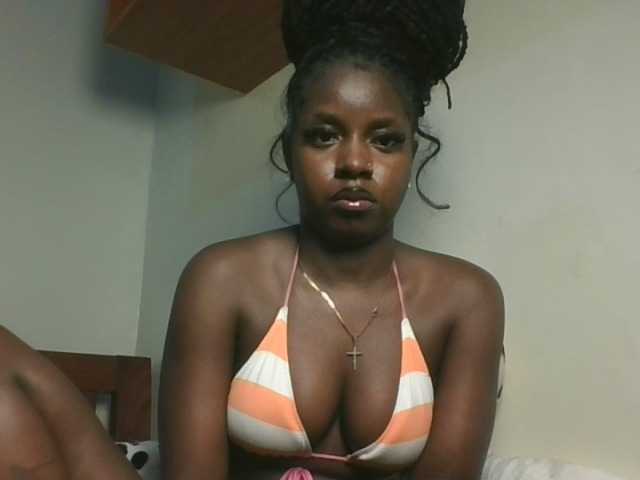Sexykitten1 live cam on BongaCams