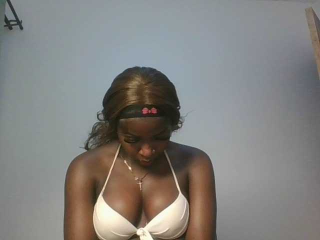 Sexykitten1 live cam on BongaCams