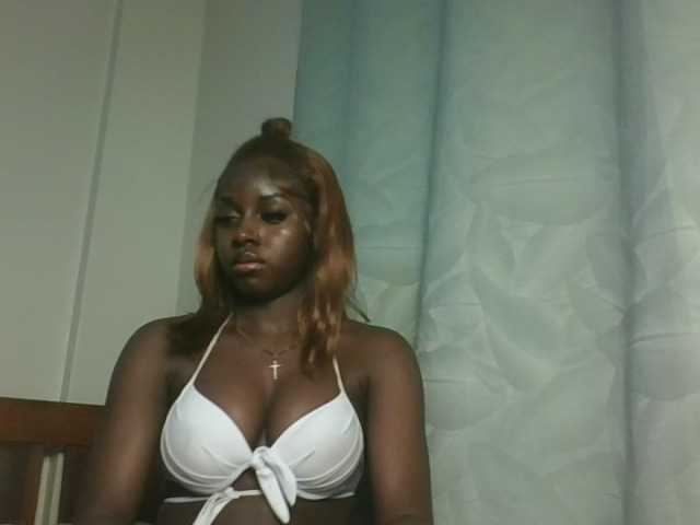 Sexykitten1 live cam on BongaCams