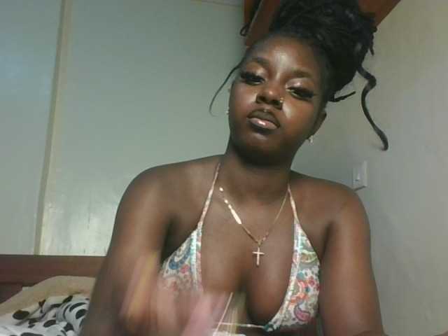 Sexykitten1 live cam on BongaCams