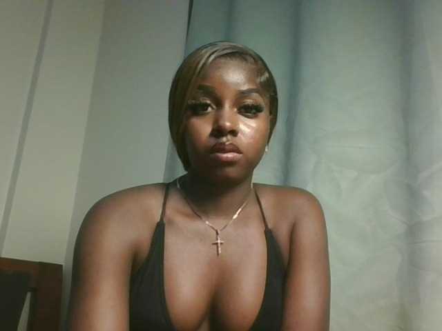 Sexykitten1 live cam on BongaCams