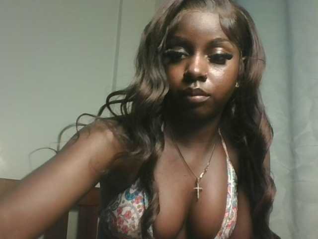 Sexykitten1 live cam on BongaCams
