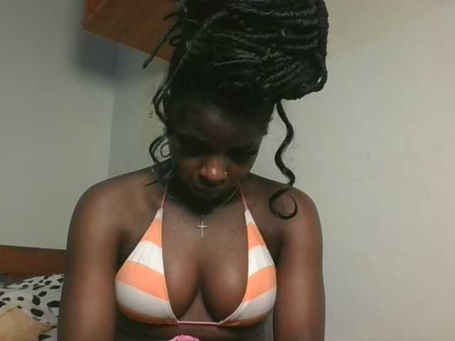 Sexykitten1 live cam on BongaCams