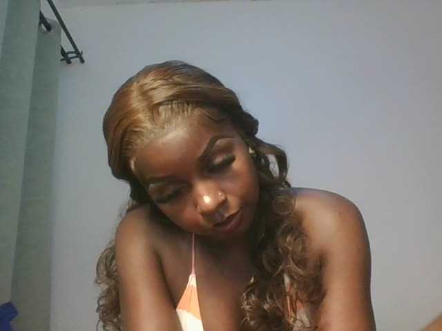 Sexykitten1 live cam on BongaCams