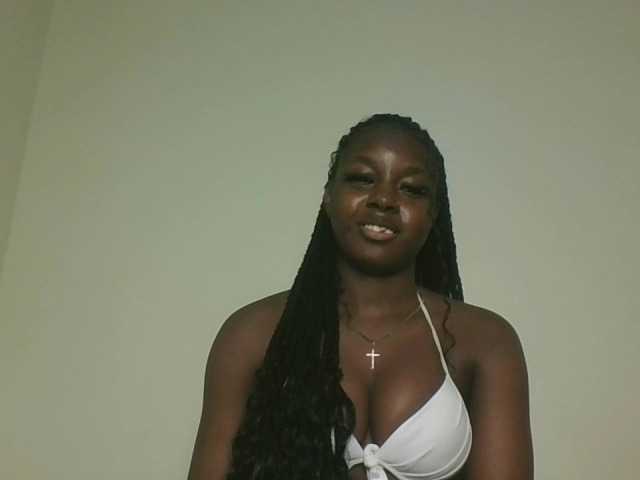 Sexykitten1 live cam on BongaCams