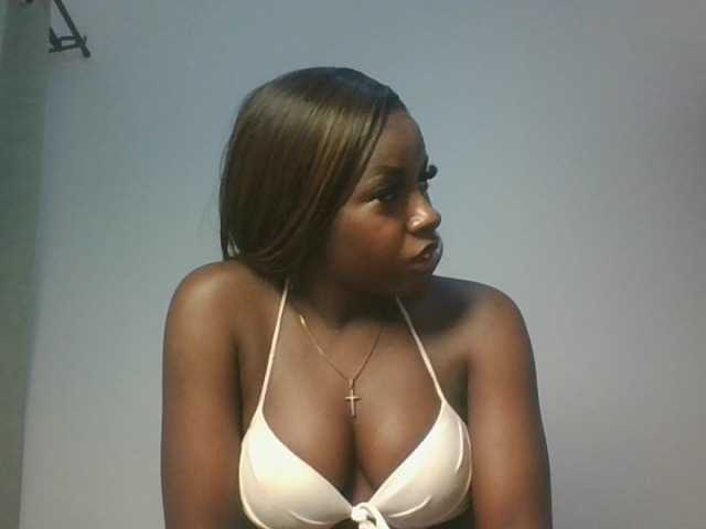 Sexykitten1 live cam on BongaCams