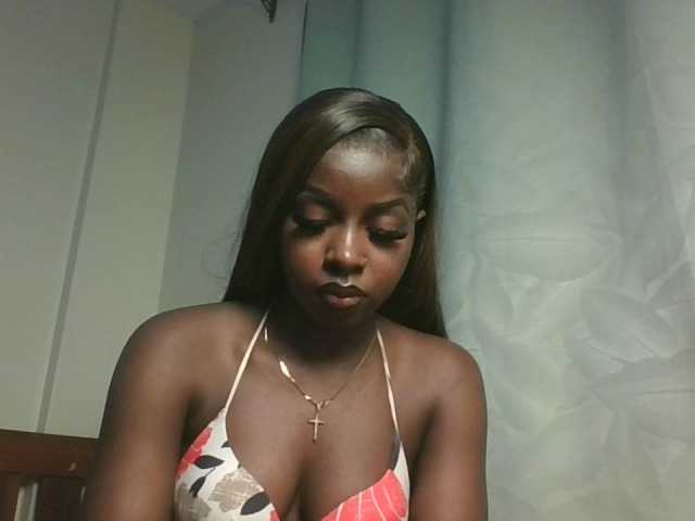 Sexykitten1 live cam on BongaCams