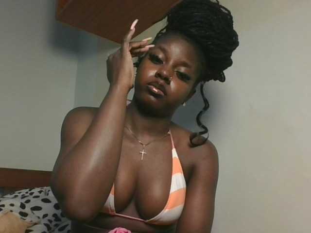 Sexykitten1 live cam on BongaCams