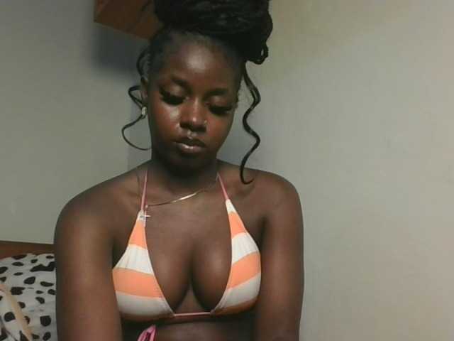 Sexykitten1 live cam on BongaCams