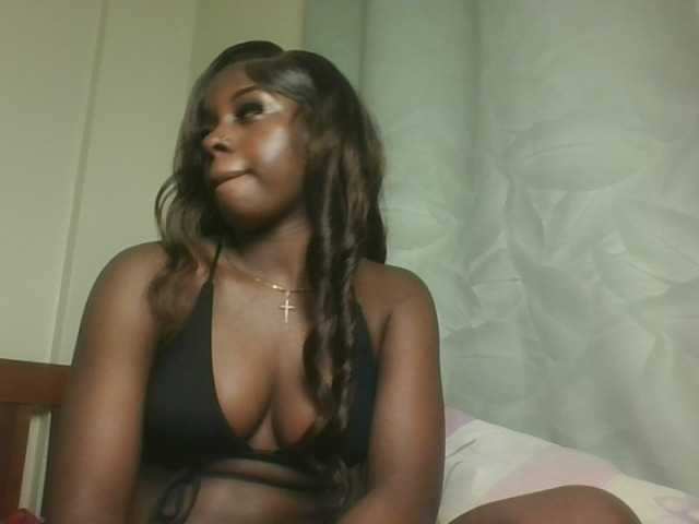 Sexykitten1 live cam on BongaCams
