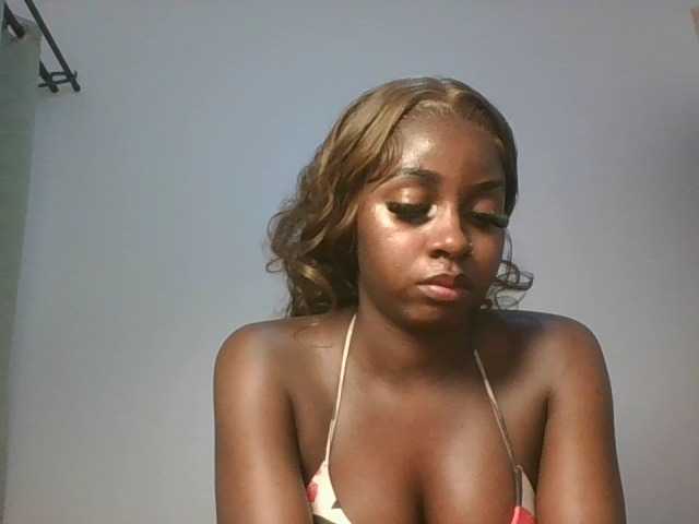 Sexykitten1 live cam on BongaCams