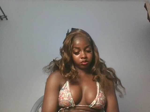 Sexykitten1 live cam on BongaCams