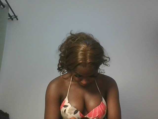 Sexykitten1 live cam on BongaCams