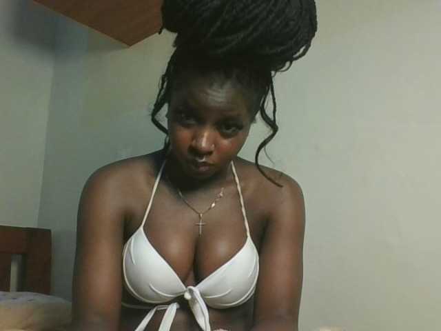 Sexykitten1 live cam on BongaCams