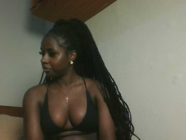 Sexykitten1 live cam on BongaCams