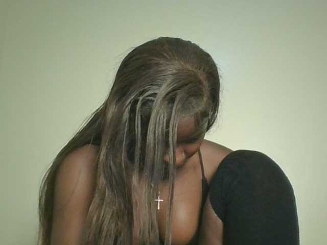 Sexykitten1 live cam on BongaCams