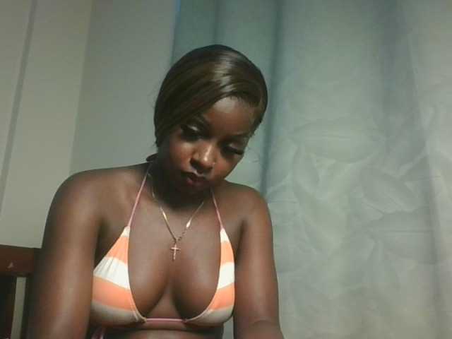 Sexykitten1 live cam on BongaCams