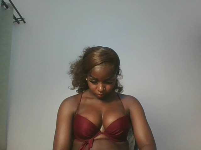 Sexykitten1 live cam on BongaCams