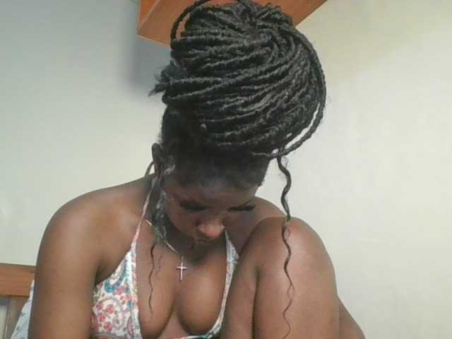 Sexykitten1 live cam on BongaCams