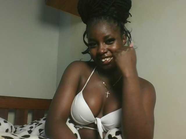 Sexykitten1 live cam on BongaCams