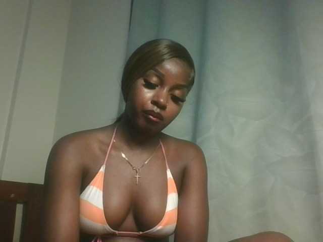 Sexykitten1 live cam on BongaCams