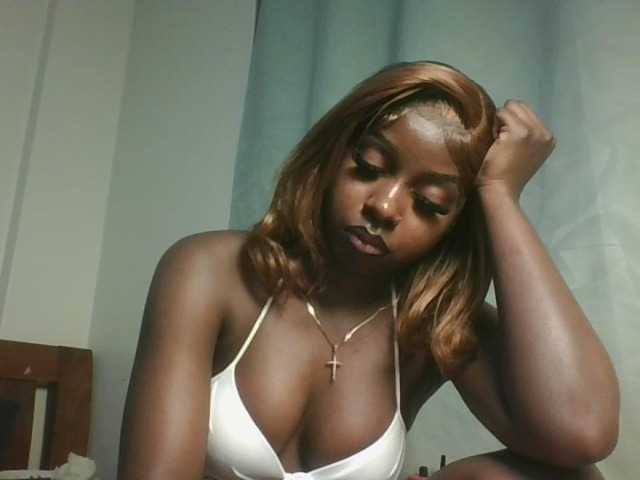 Sexykitten1 live cam on BongaCams