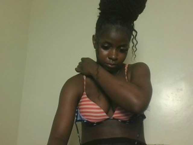 Sexykitten1 live cam on BongaCams