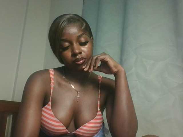 Sexykitten1 live cam on BongaCams