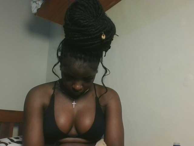 Sexykitten1 live cam on BongaCams
