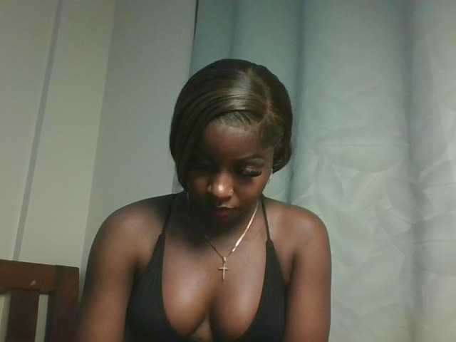 Sexykitten1 live cam on BongaCams