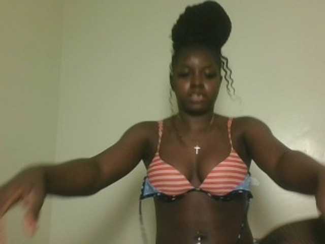 Sexykitten1 live cam on BongaCams