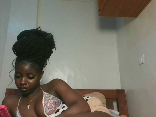 Sexykitten1 live cam on BongaCams