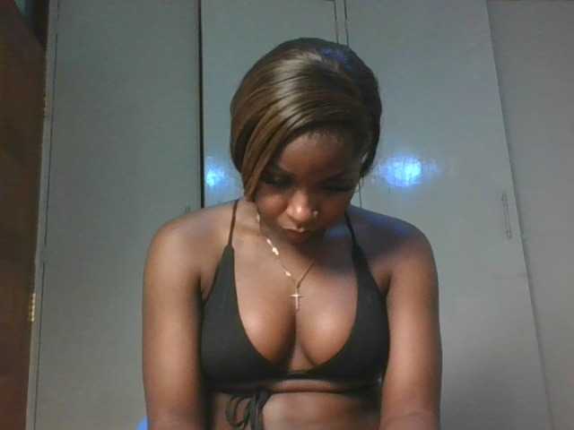 Sexykitten1, live now on BongaCams