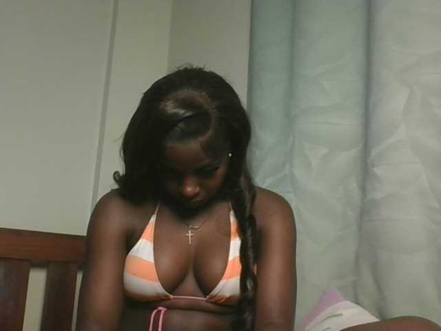 Sexykitten1 live cam on BongaCams