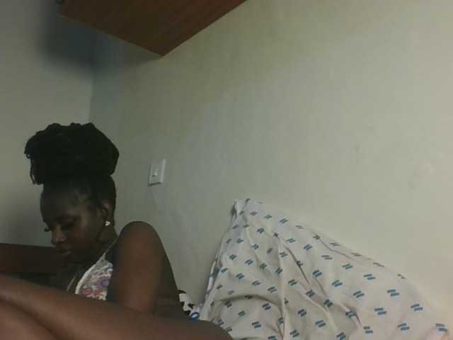 Sexykitten1 live cam on BongaCams