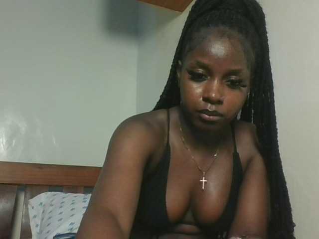 Sexykitten1 live cam on BongaCams