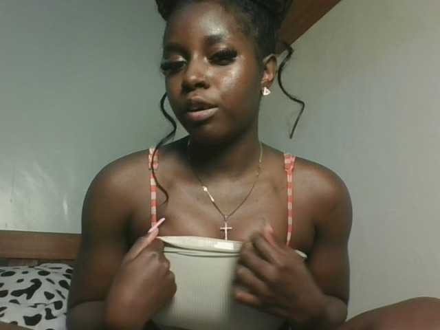 Sexykitten1 live cam on BongaCams