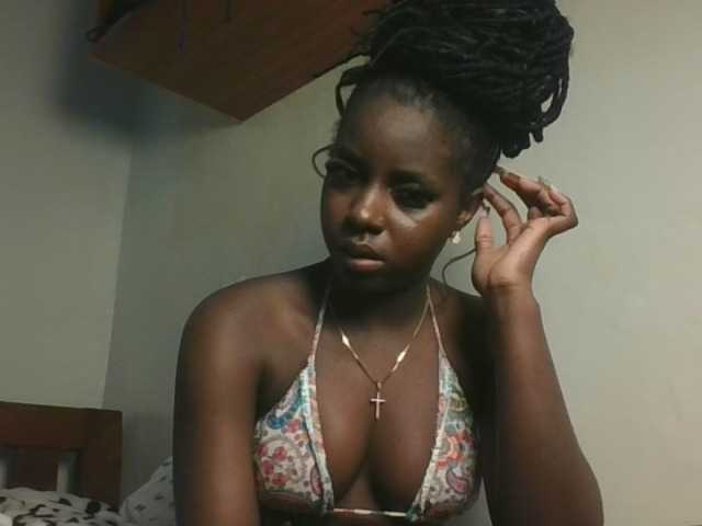 Sexykitten1 live cam on BongaCams