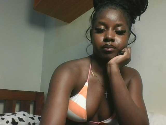 Sexykitten1 live cam on BongaCams