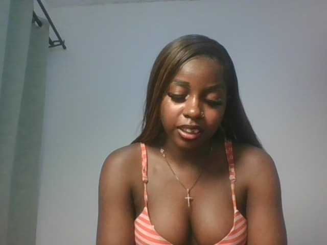 Sexykitten1 live cam on BongaCams