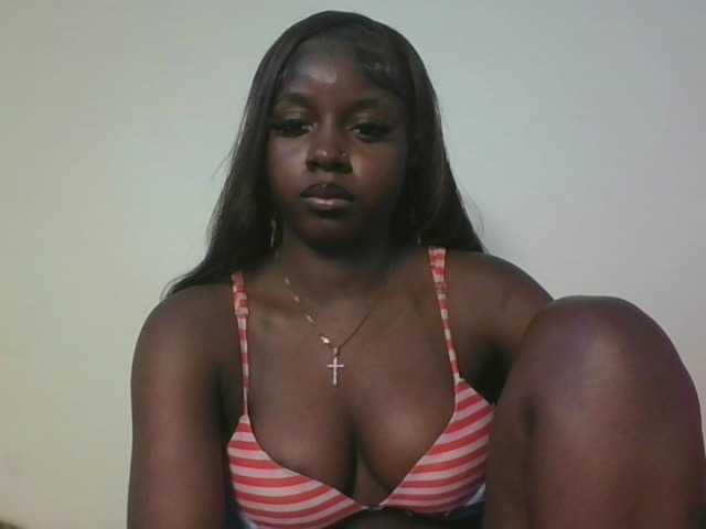 Sexykitten1 live cam on BongaCams